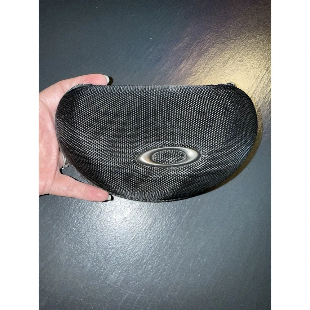 Oakley Radarlock & Radar Soft Vault Case - Holds Radarlock & 1 Additional lens